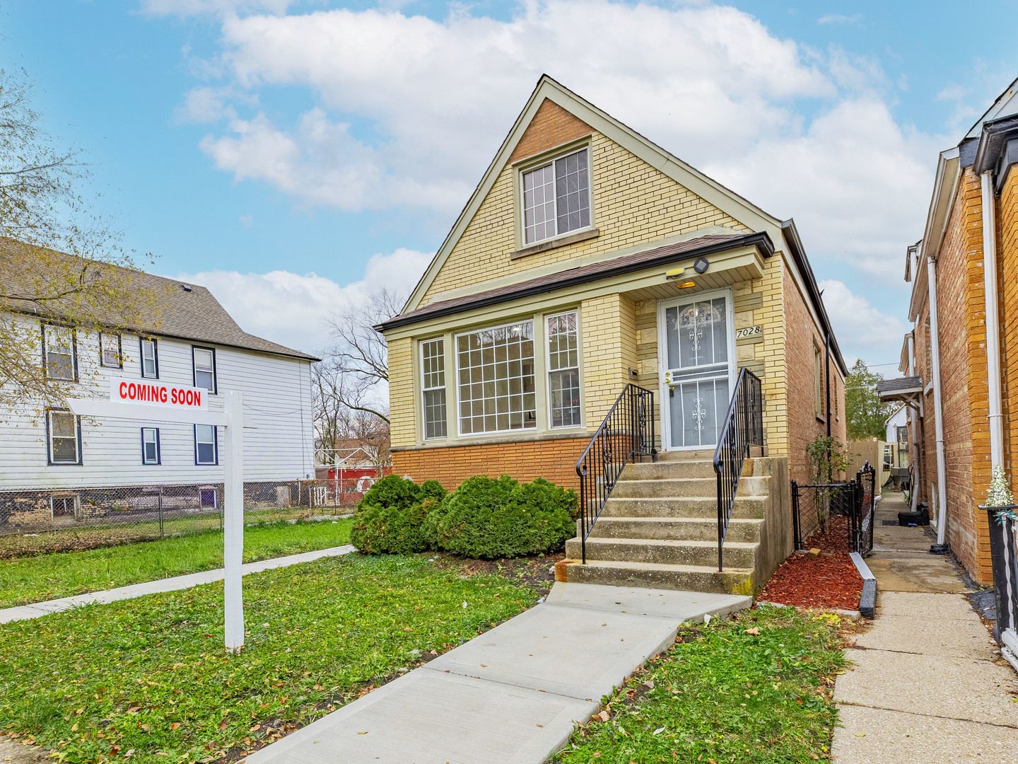 7028 S HONORE Street — Chicago, IL 60636