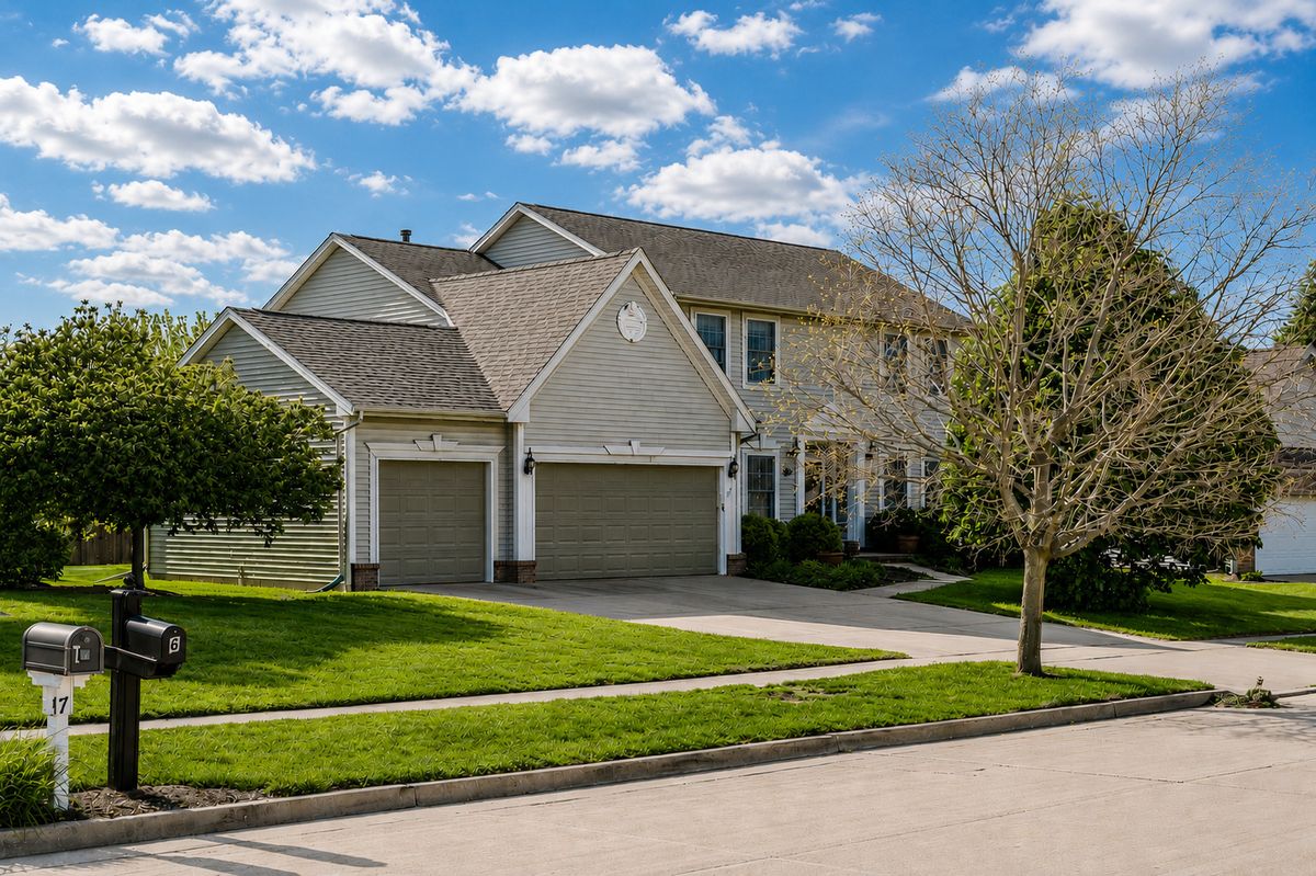 5 Greythorne Circle, Bloomington, IL 61704