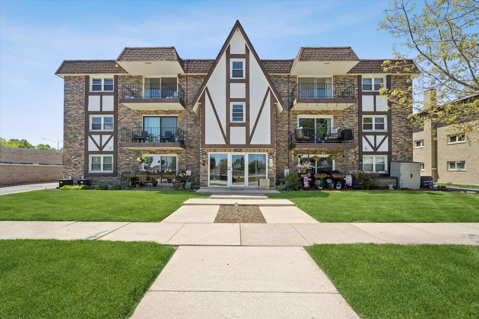 11036 S Kilpatrick Avenue #3SE — Oak Lawn, IL 60453