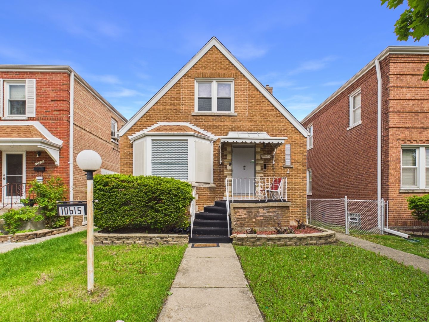 10615 S Vernon Avenue — Chicago, IL 60628