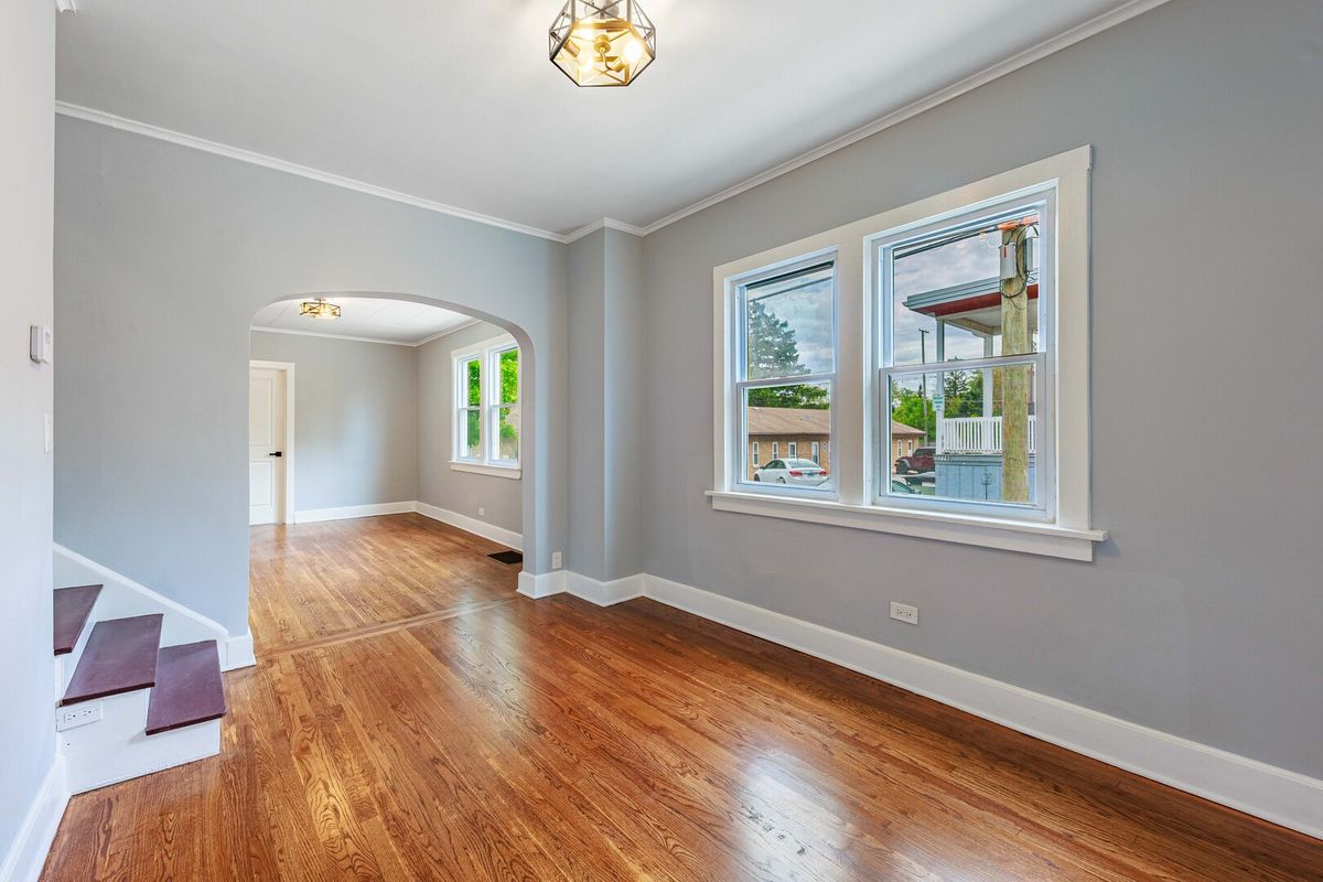 2527 Westover Avenue, North Riverside, IL 60546