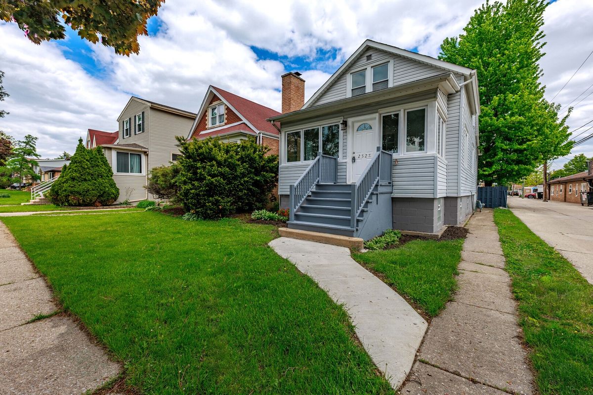 2527 Westover Avenue, North Riverside, IL 60546