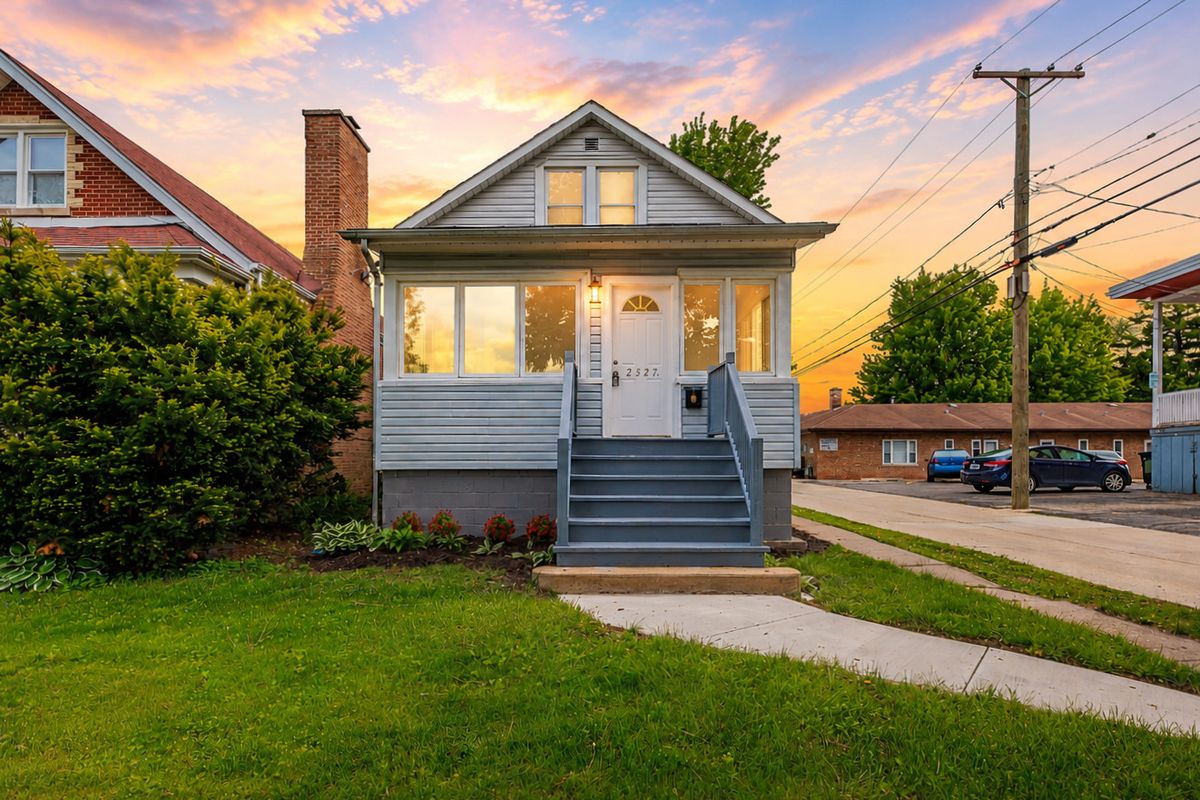 2527 Westover Avenue, North Riverside, IL 60546