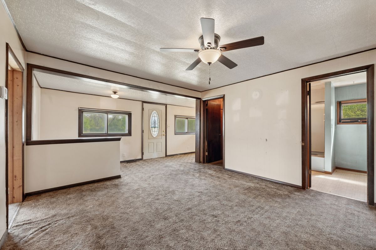 312 W Railroad Street, Kingston, IL 60145