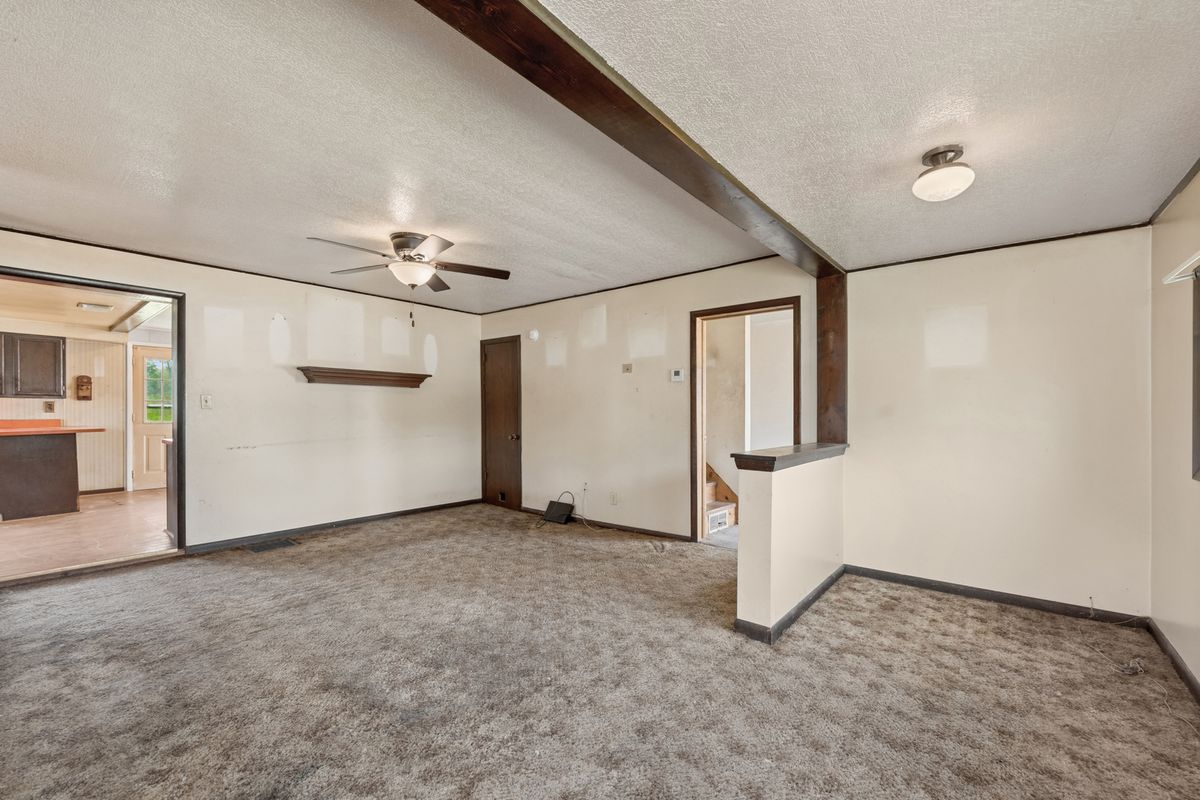 312 W Railroad Street, Kingston, IL 60145