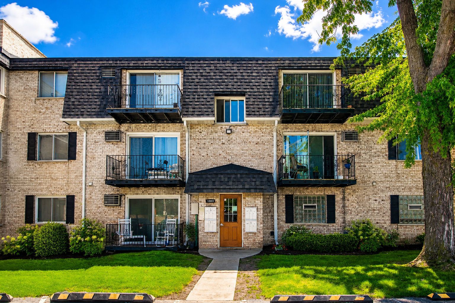 1303 N Baldwin Court #2D — Palatine, IL 60074