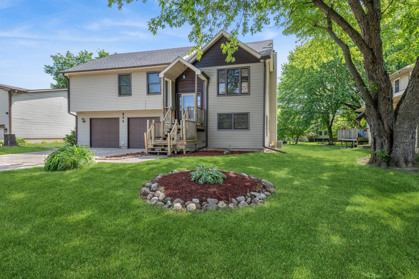204 Brandywine Drive — Poplar Grove, IL 61065
