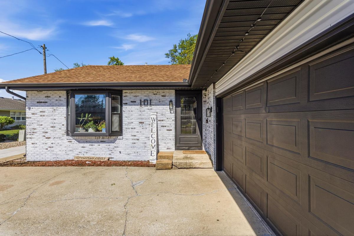 101 N Bergman Drive, Thomasboro, IL 61878
