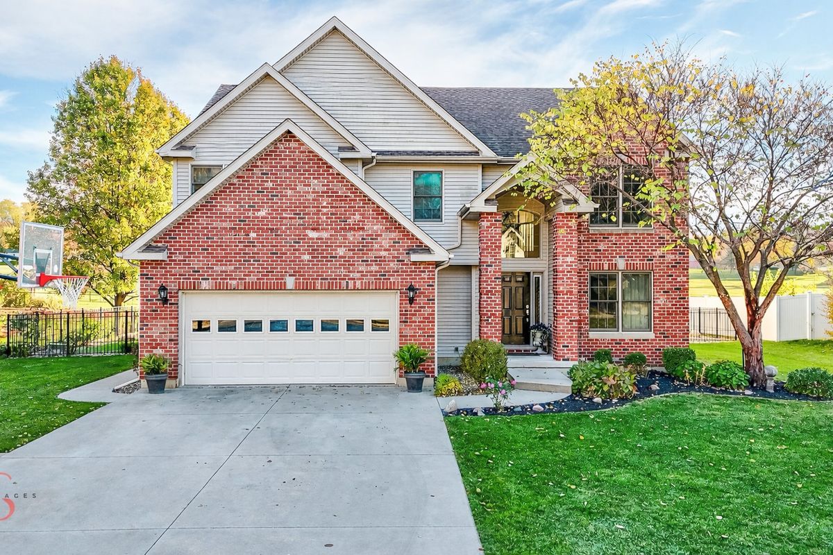 1123 Country Oak Drive, Ottawa, IL 61350