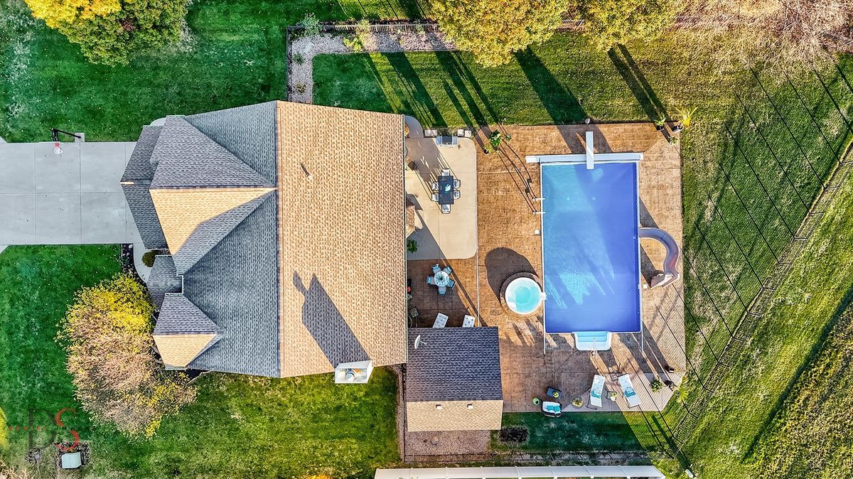 1123 Country Oak Drive, Ottawa, IL 61350