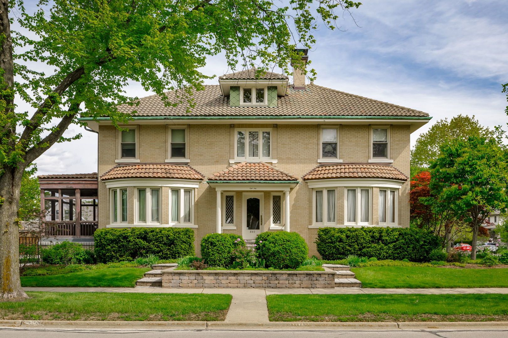 840 Augusta Boulevard — Oak Park, IL 60302
