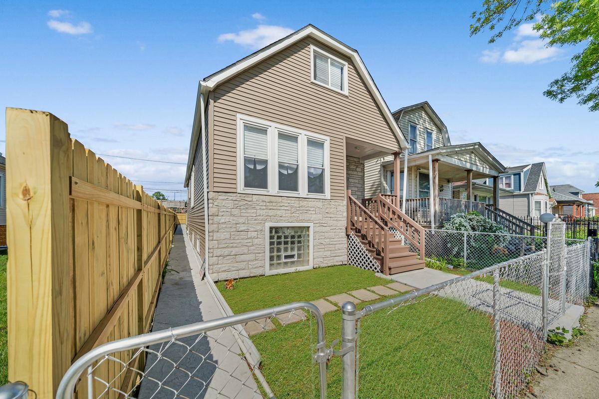 6418 Claremont Avenue, Chicago, IL 60636