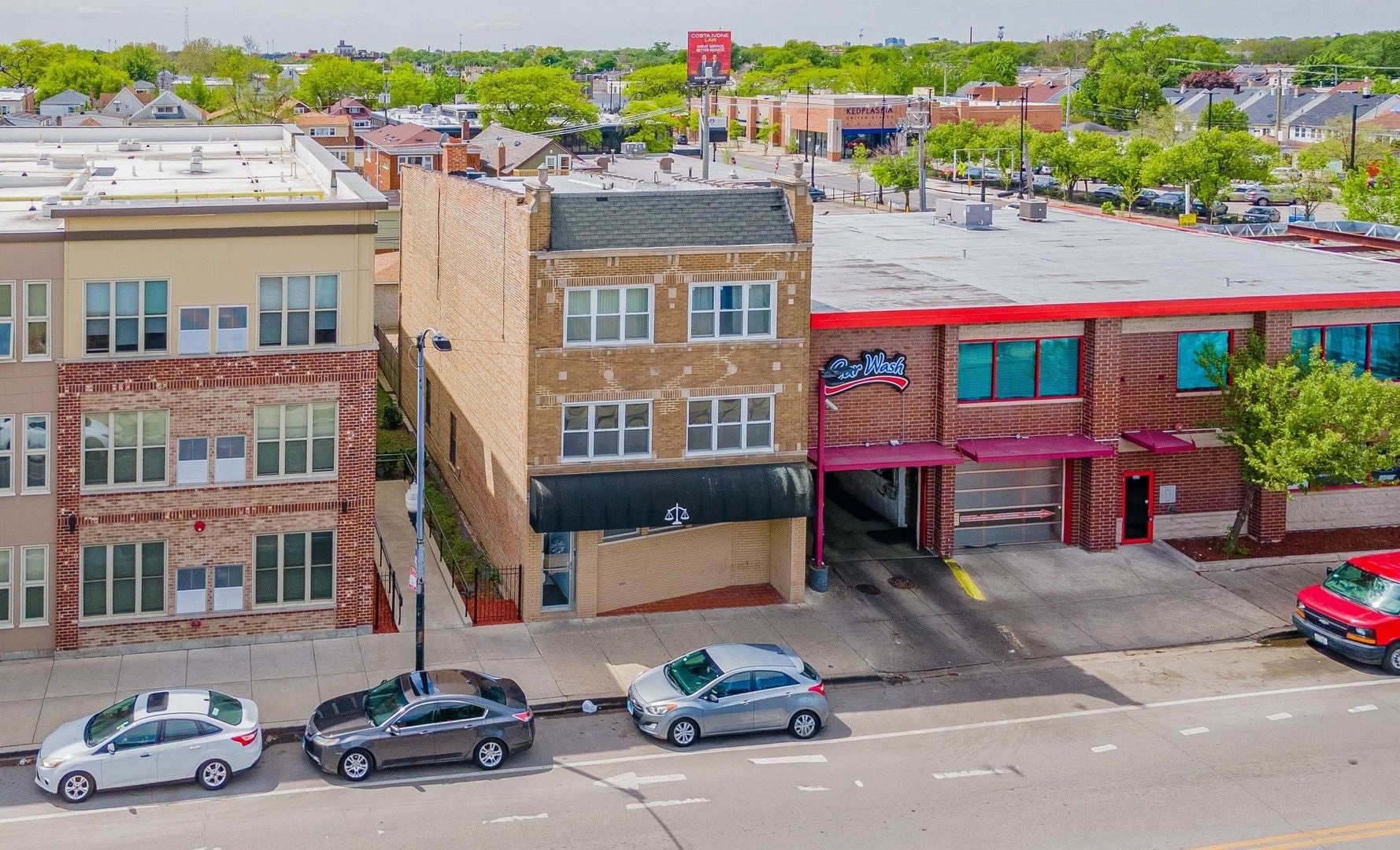 5543 W Diversey Avenue — Chicago, IL 60639