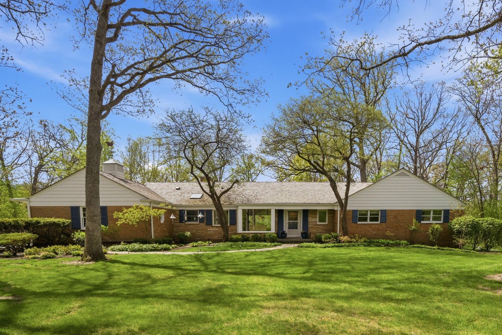 880 Hiawatha Lane — Riverwoods, IL 60015