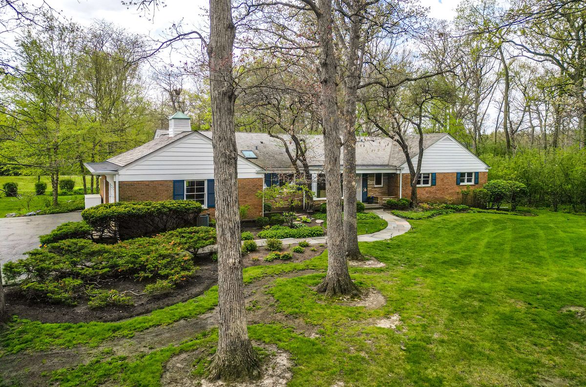 880 Hiawatha Lane, Riverwoods, IL 60015