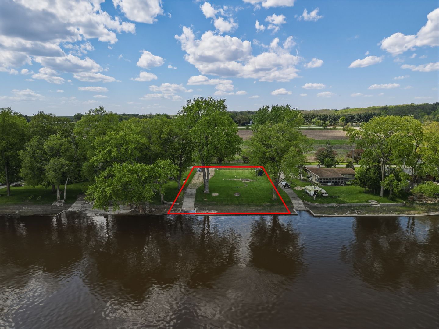 6215 N River Drive — Oregon, IL 61061