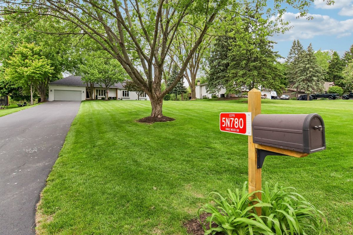 5N780 Kingswood Drive, St. Charles, IL 60175