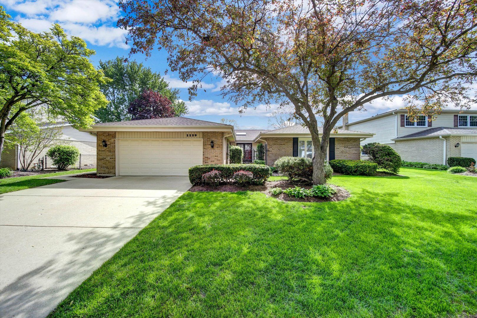1129 S Salem Lane — Arlington Heights, IL 60005