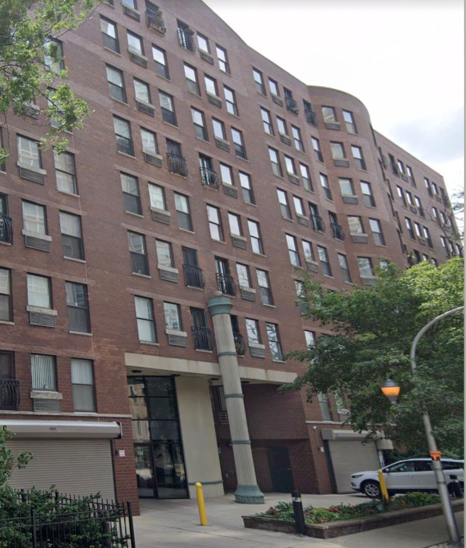 711 Gordon Terrace, Chicago, IL 60613