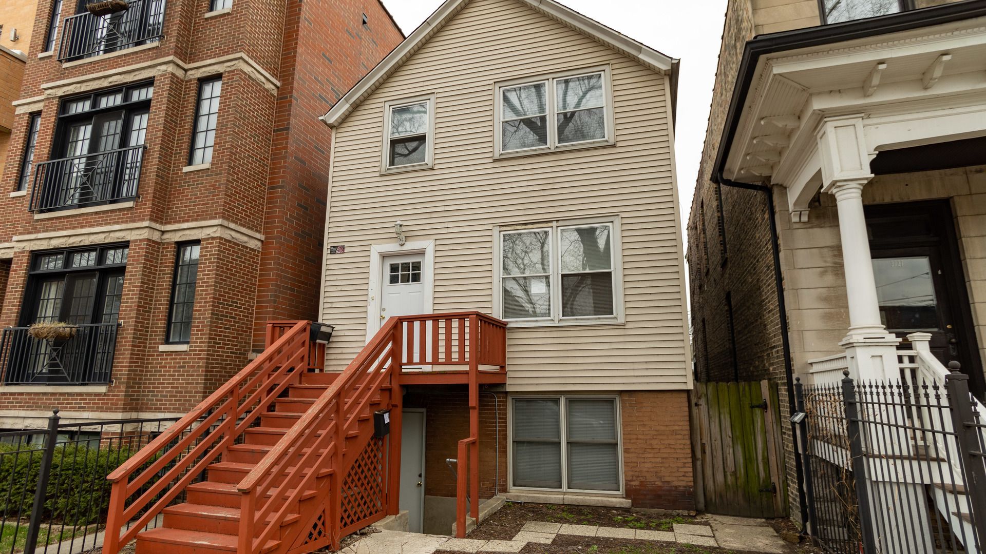 3729 N Clifton Avenue #2 — Chicago, IL 60613