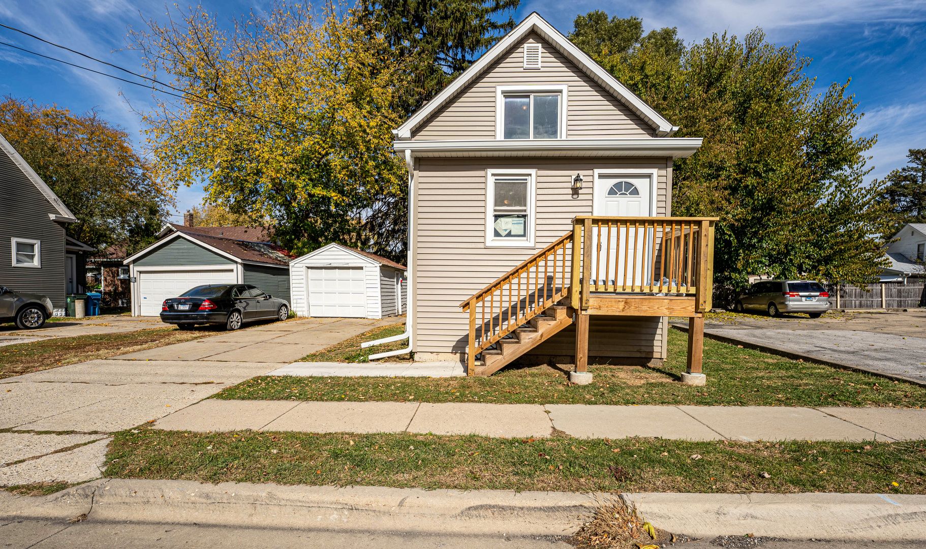 570 5TH Avenue — Aurora, IL 60505