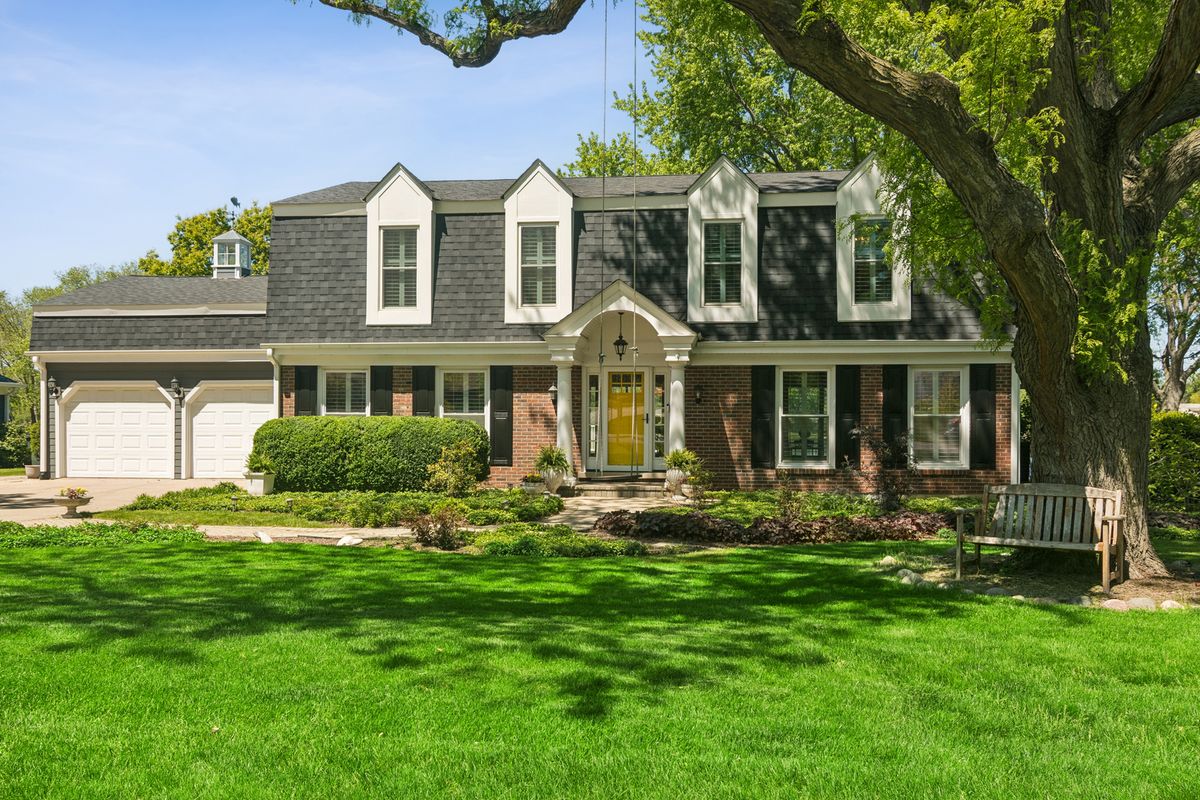 1480 Lake Shore Drive S, Barrington, IL 60010