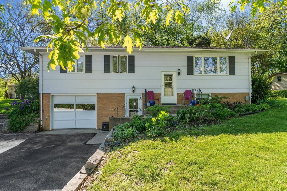 7016 131st Street, Coal Valley, IL 61240