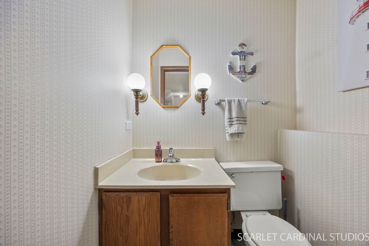 30W124 Wood Court, Warrenville, IL 60555