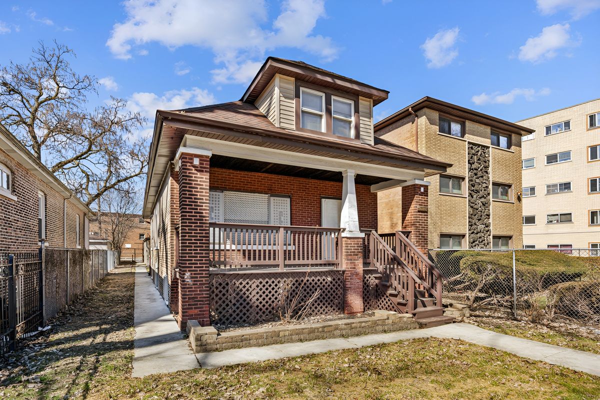 9220 Dauphin Avenue, Chicago, IL 60619