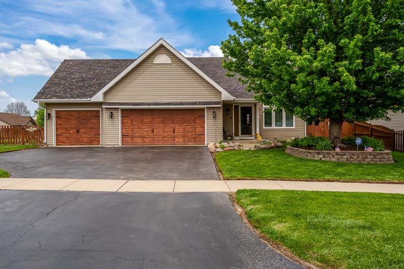 1900 Wycliffe Street — Belvidere, IL 61008