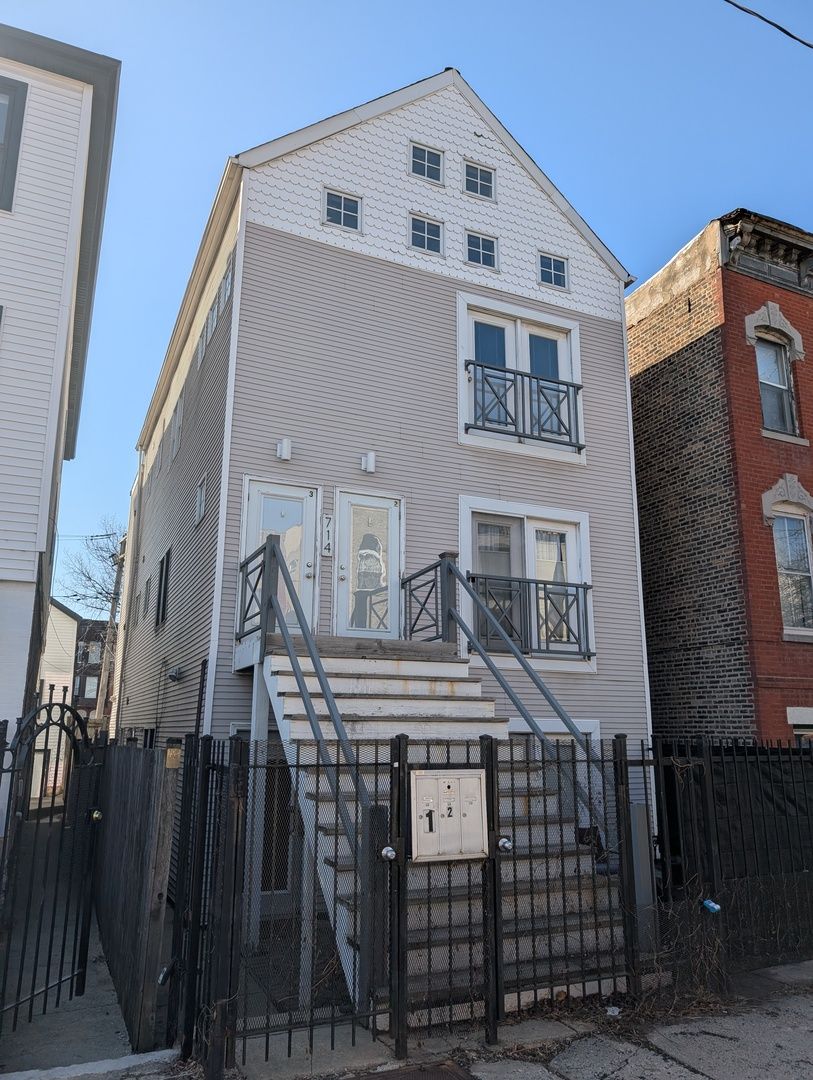 714 Elizabeth Street, Chicago, IL 60622
