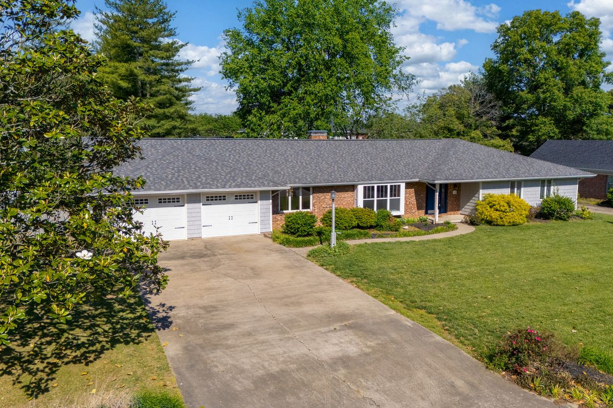 1502 Nagel Drive, Marion, IL 62959