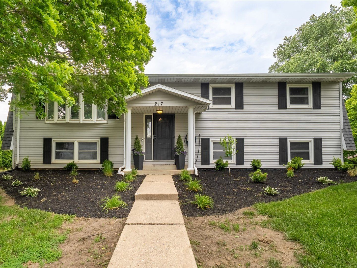 217 INDIAN CREEK Drive — Pekin, IL 61554