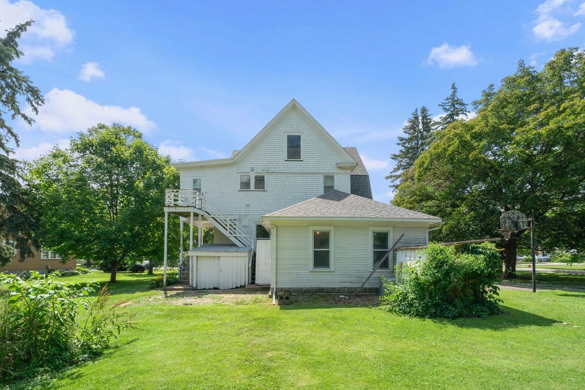205 S Gage Street, Somonauk, IL 60552