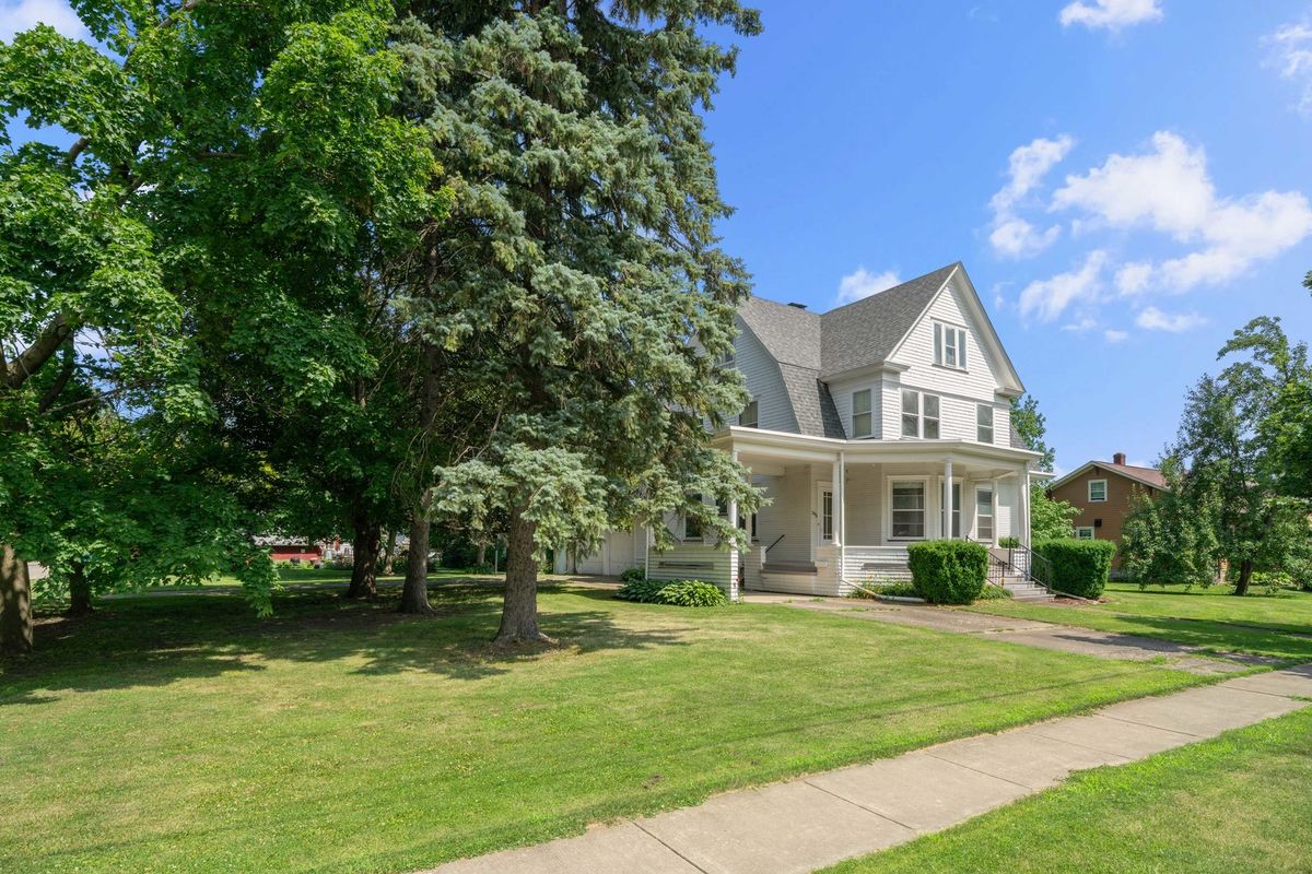 205 S Gage Street, Somonauk, IL 60552