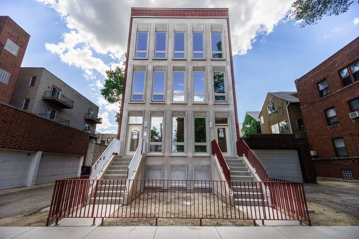 2812 Mildred Avenue, Chicago, IL 60657