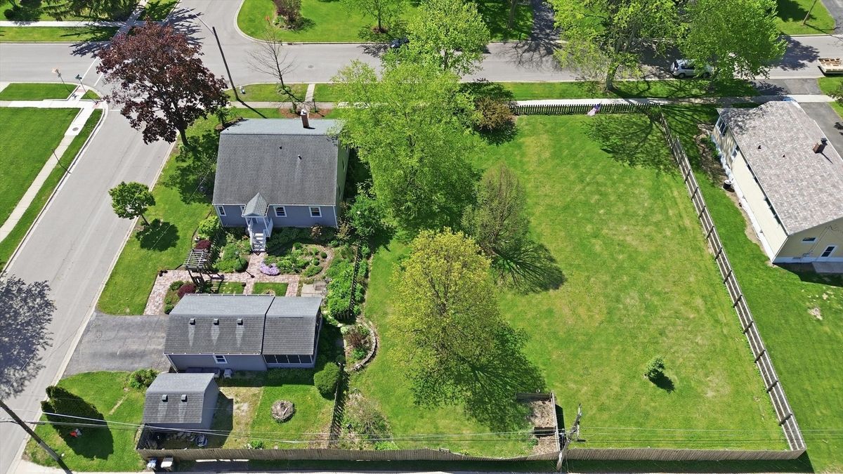 731 Wendall Avenue, West Chicago, IL 60185