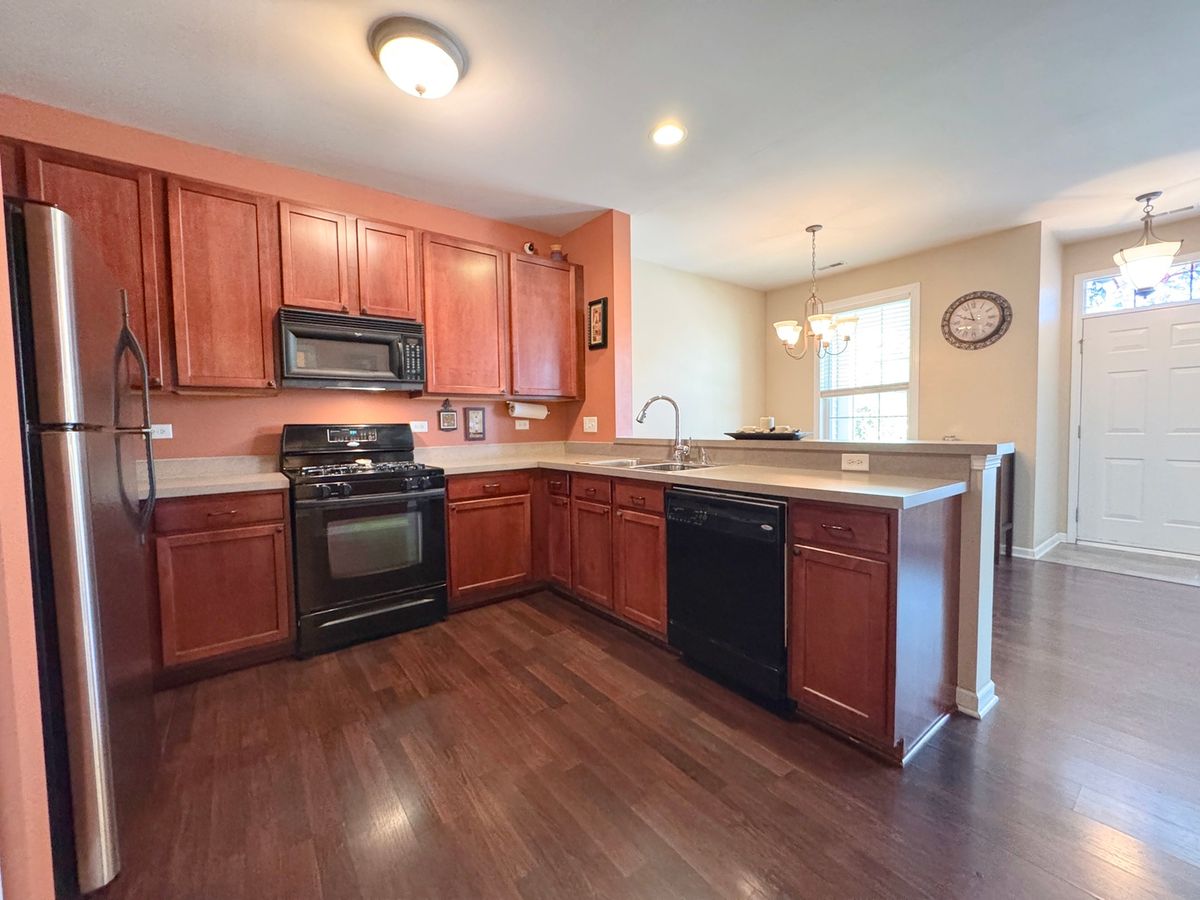 1987 Yasgur Drive, Woodstock, IL 60098