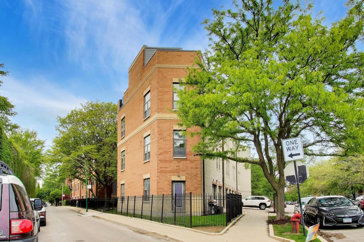 2300 Bloomingdale Avenue, Chicago, IL 60647