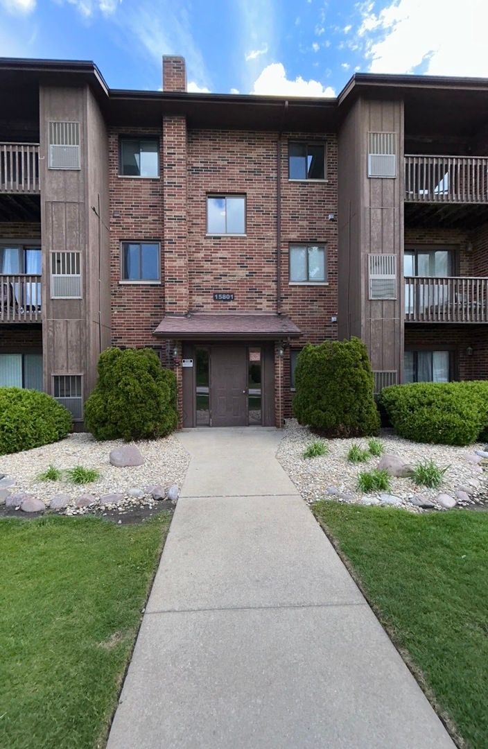 15801 Peggy Lane, Oak Forest, IL 60452