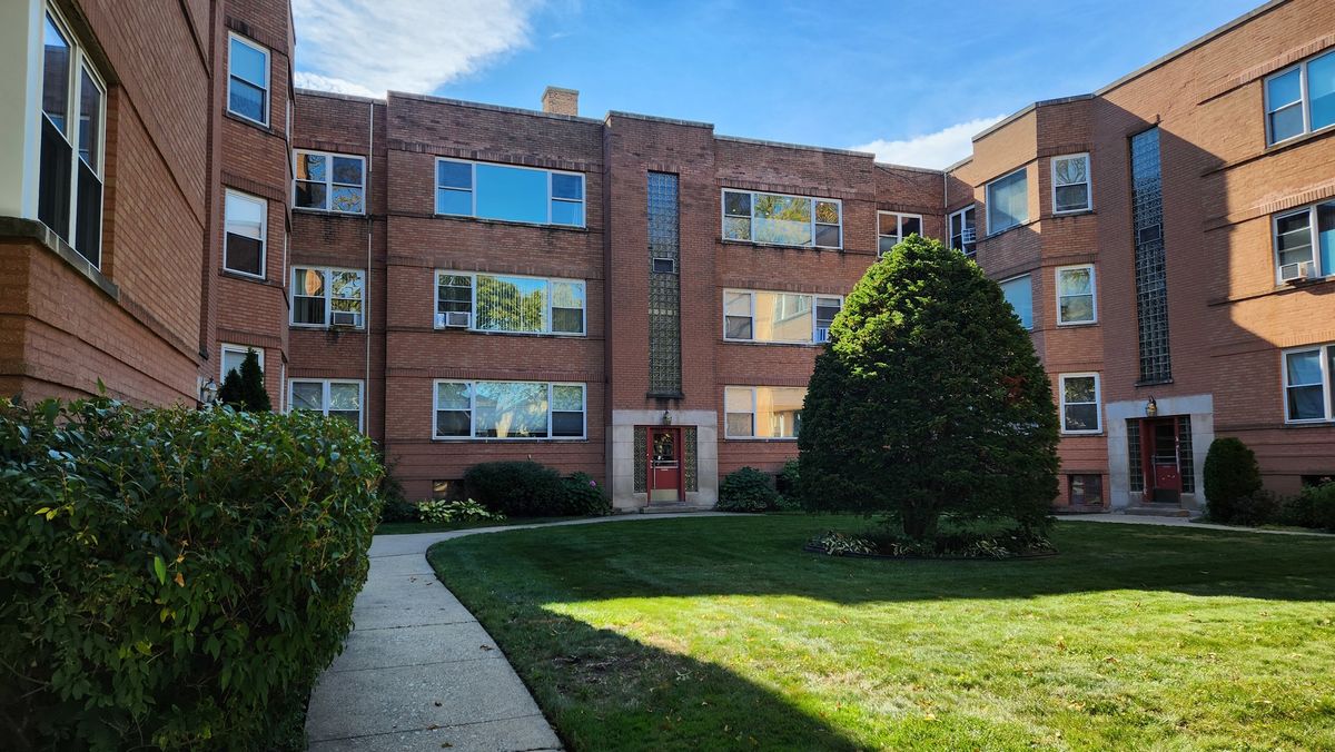2641 Fitch Avenue, Chicago, IL 60645