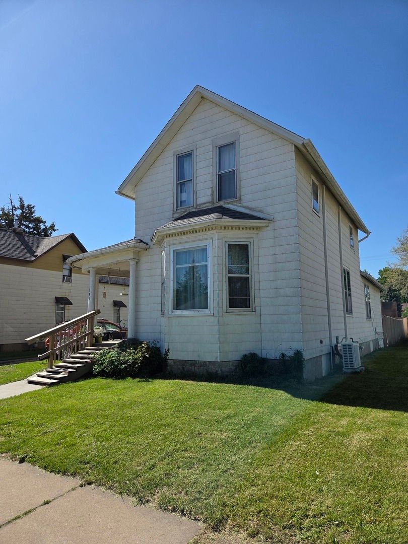 335 6th Avenue, Clinton, IA 52732
