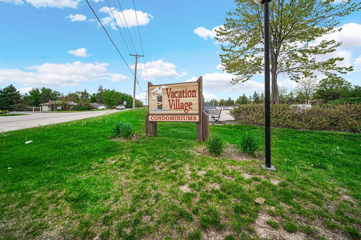 23 Jamaica Colony Street, Fox Lake, IL 60020