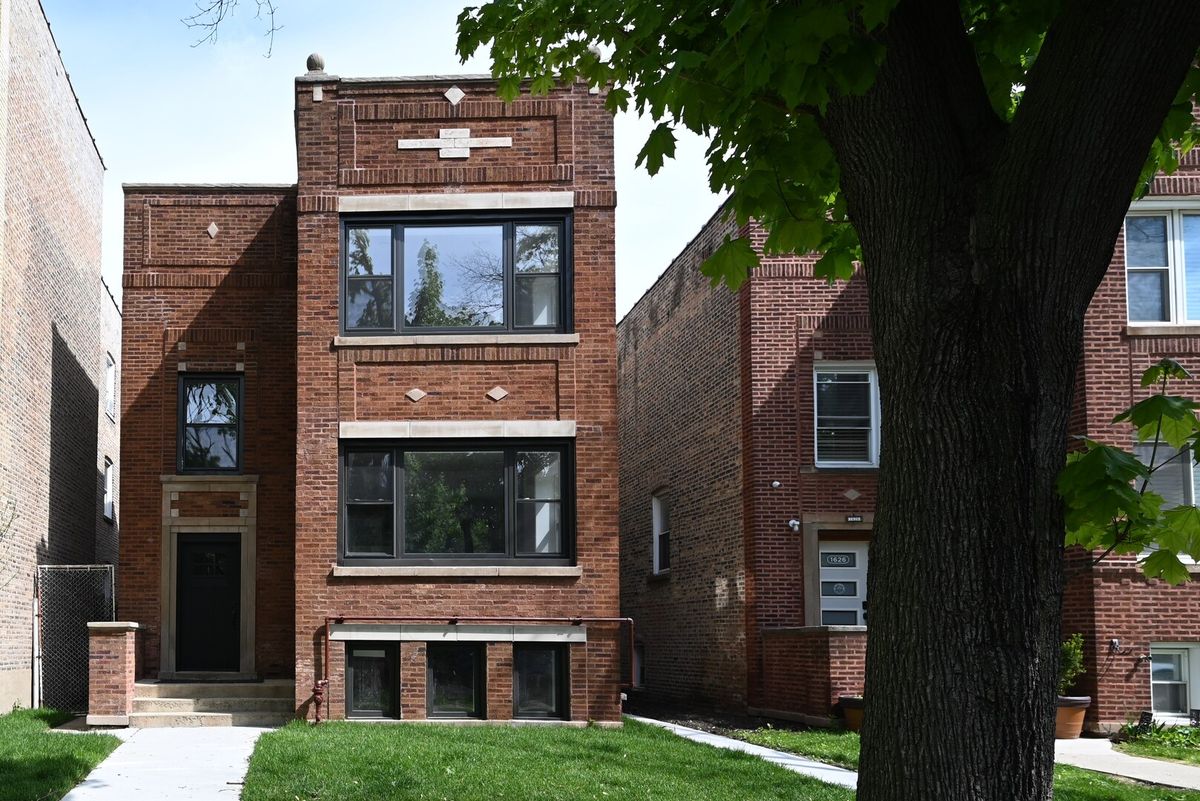 1630 THORNDALE Avenue, Chicago, IL 60660