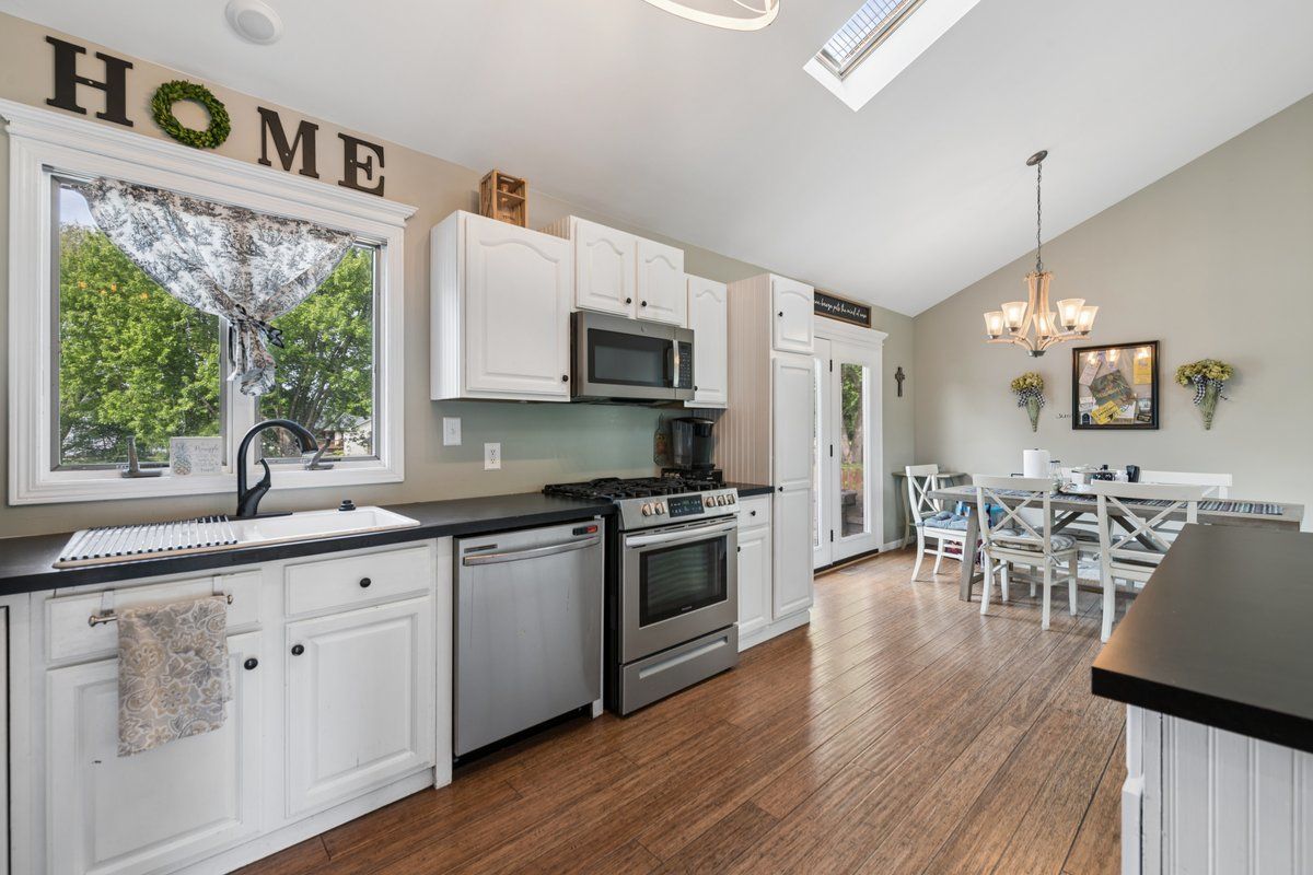1351 Reva Lane, Lake Holiday, IL 60548