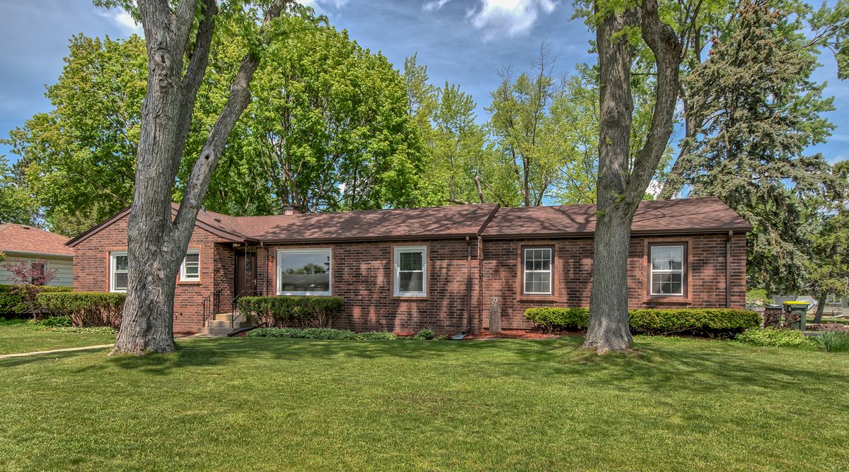 547 Reese Avenue, East Dundee, IL 60118