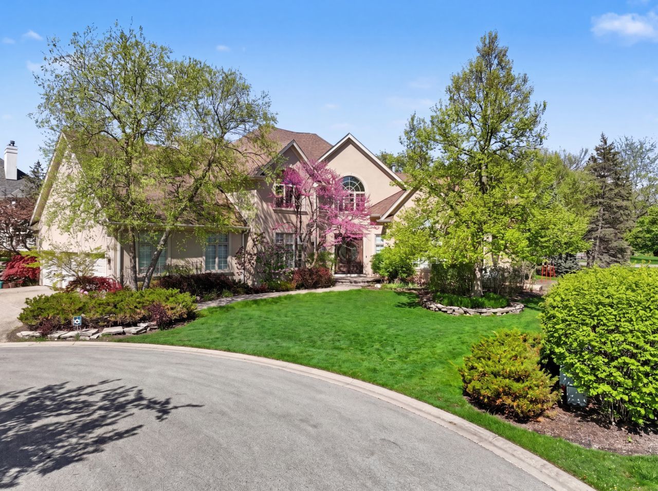 1745 Sundrop Circle — Highland Park, IL 60035
