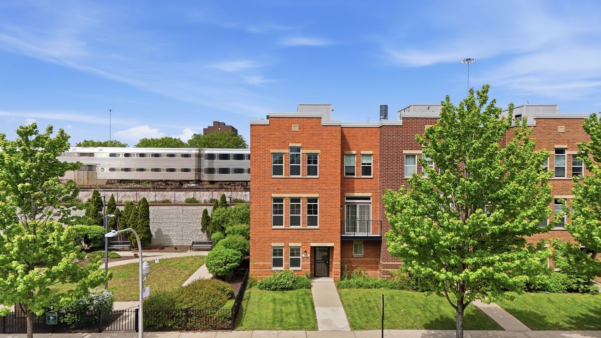 3560 Federal Street, Chicago, IL 60609