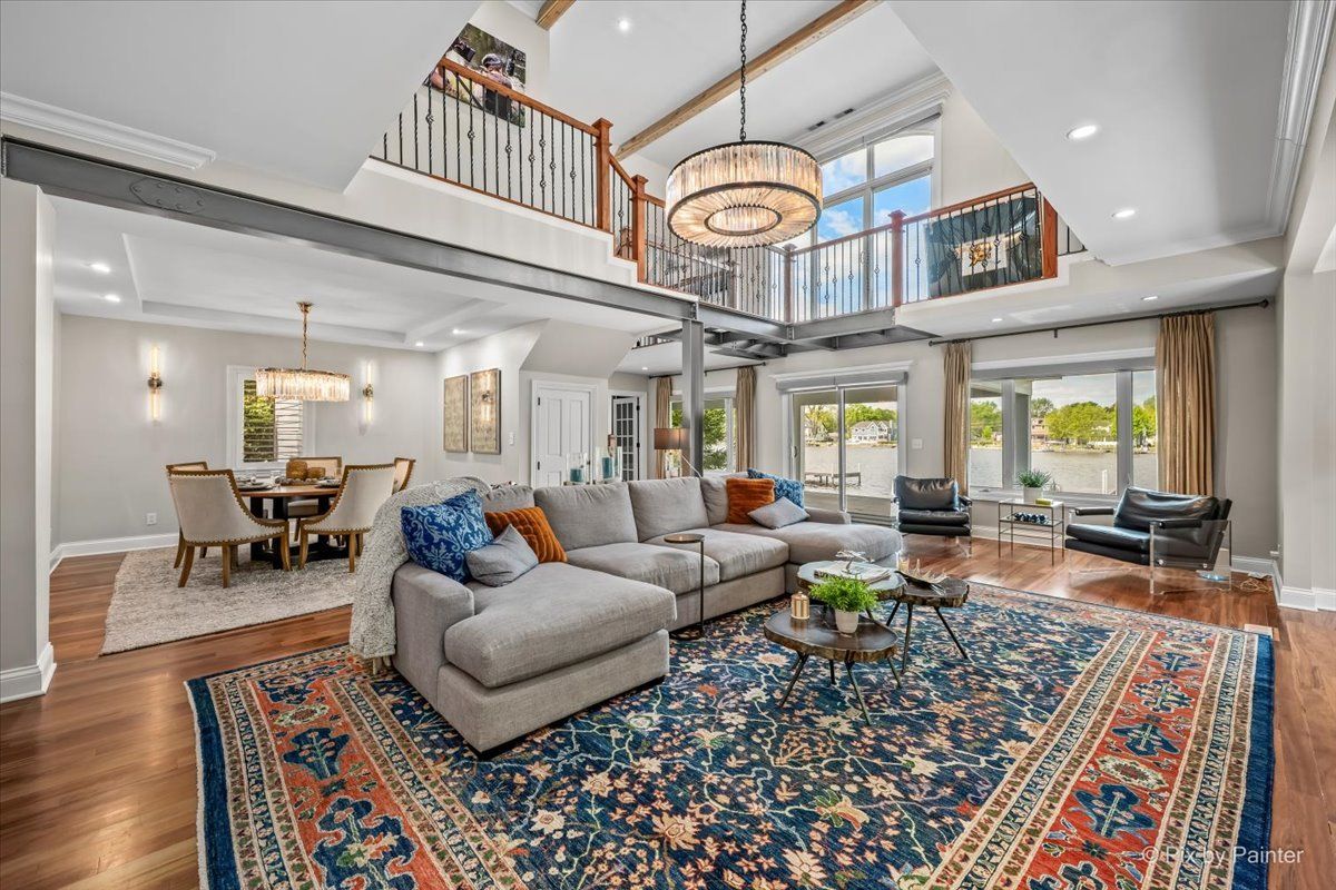 2715 N Villa Lane, McHenry, IL 60051