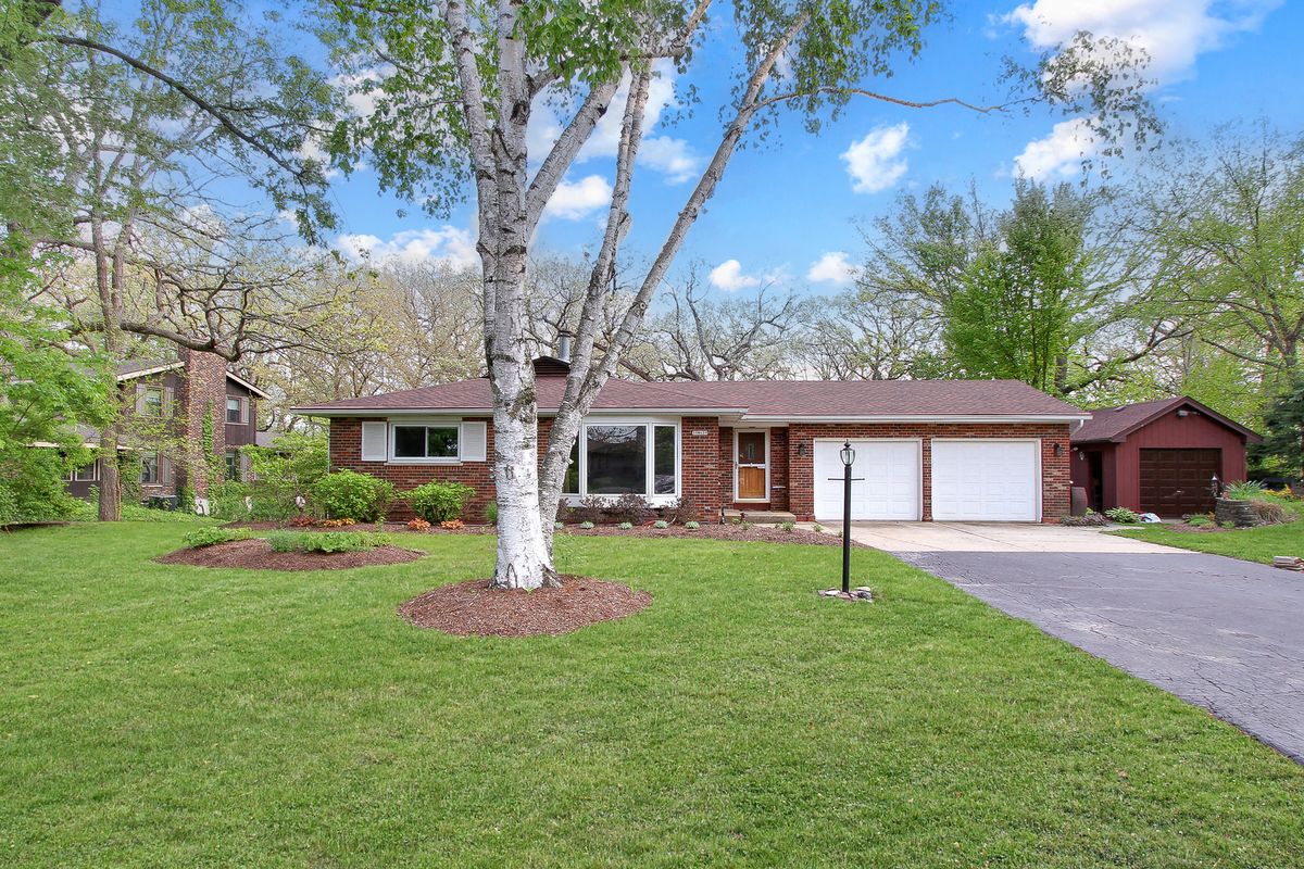 39W609 Lori Lane, Elgin, IL 60124